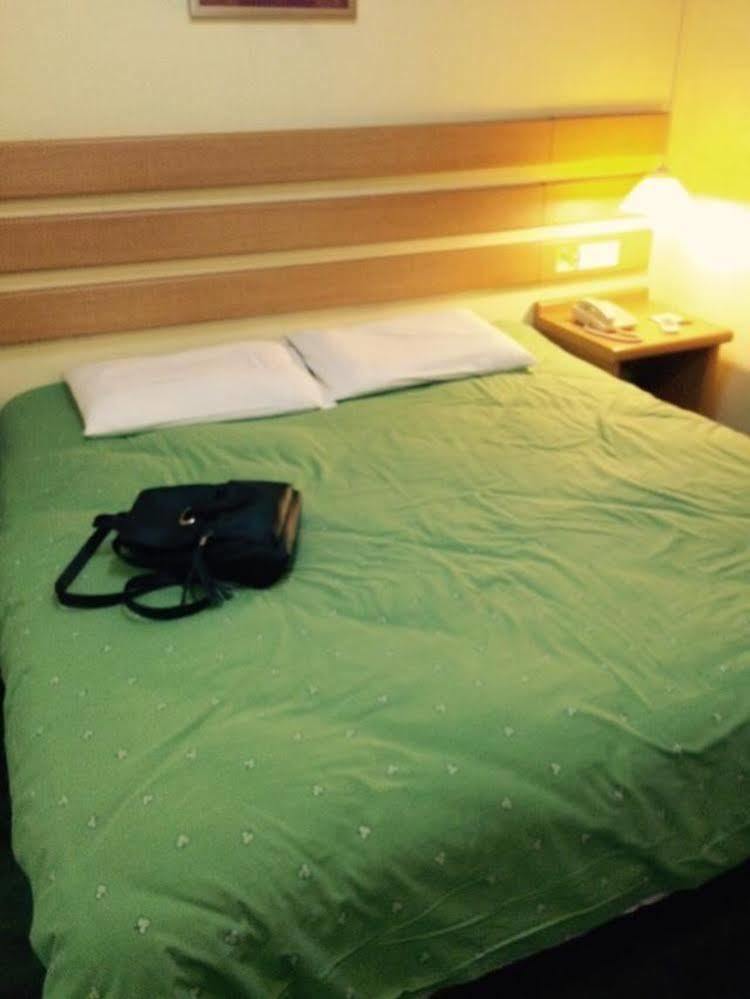 Home Inn Chongqing Jiangbei Airport Shuangfeng Road Esterno foto