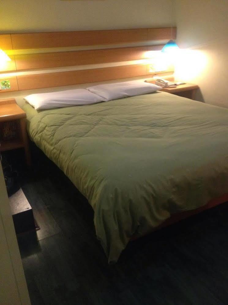 Home Inn Chongqing Jiangbei Airport Shuangfeng Road Esterno foto